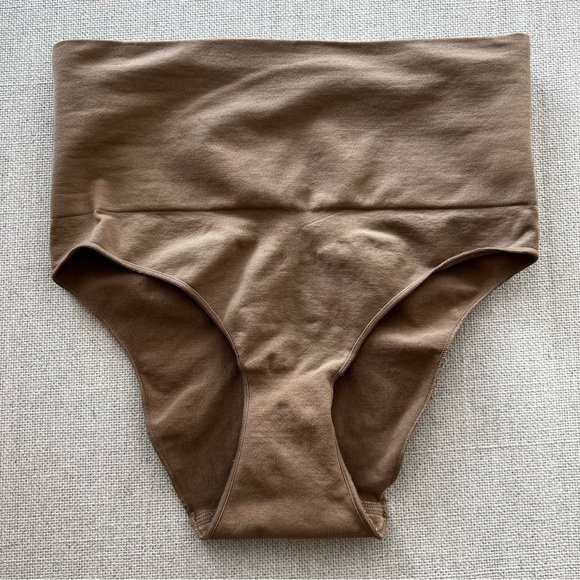 ✨Host Pick✨ YITTY Lizzo Nearly Naked Shaping High Waist Brief - Picture 5 of 6